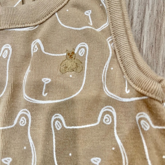 4 for  $20 Baby Gap onesie 0-3 month - Picture 3 of 4